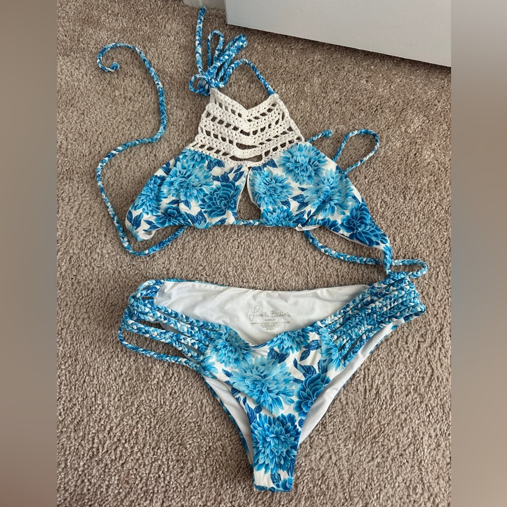 Frankie’s Bikini Blue/White Floral Crochet